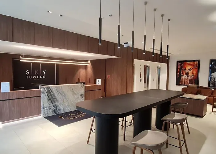 公寓 Skytower One - 14th Floor - Splendid Harbour & Sea View 奥斯滕德