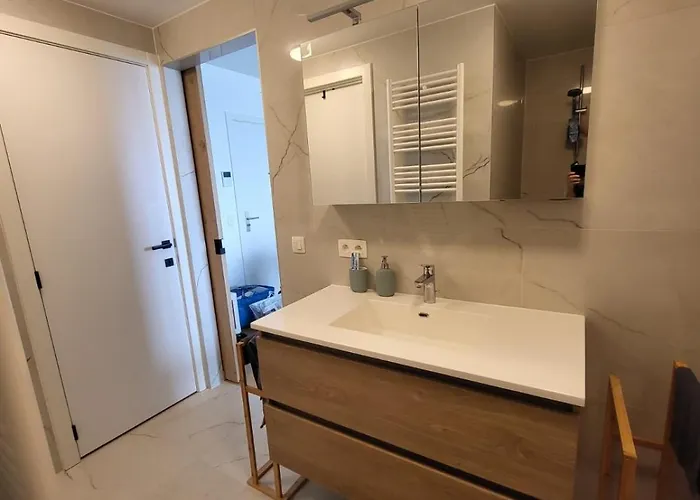 Skytower One - 14th Floor - Splendid Harbour & Sea View Apartman