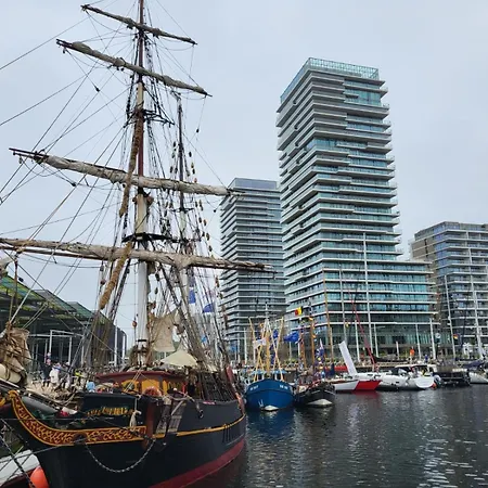 Skytower One - 14th Floor - Splendid Harbour & Sea View *