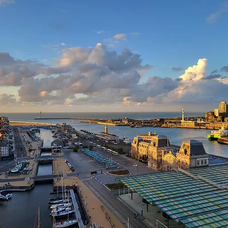 Skytower One - 14th Floor - Splendid Harbour & Sea View Διαμέρισμα *